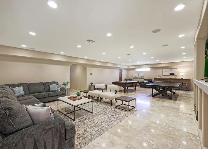Villa Luxury Estate, Sleeps 24, Sonoran By Homestakes *