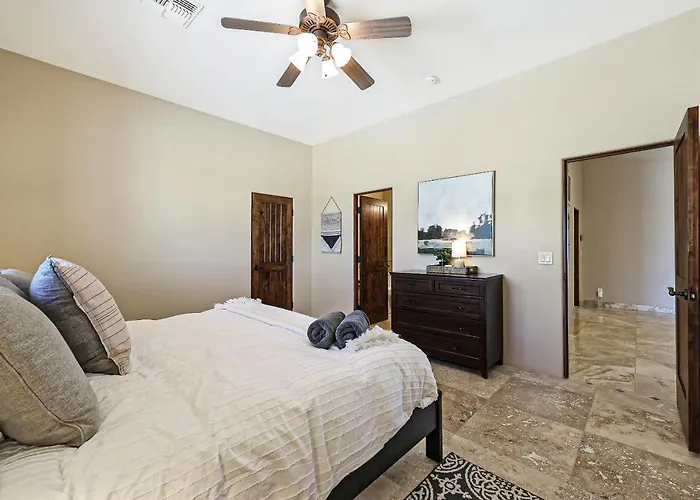 Villa Luxury Estate, Sleeps 24, Sonoran By Homestakes *