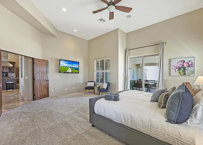 Villa Luxury Estate, Sleeps 24, Sonoran By Homestakes *
