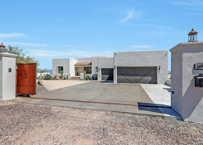 Villa Luxury Estate, Sleeps 24, Sonoran By Homestakes *