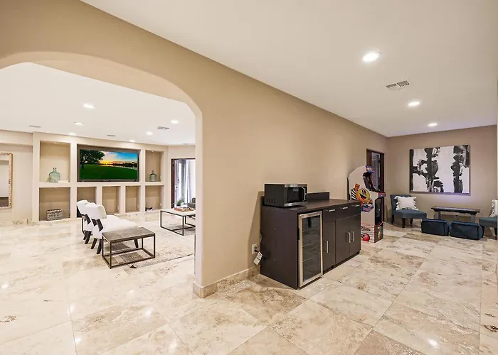Luxury Estate, Sleeps 24, Sonoran By Homestakes *