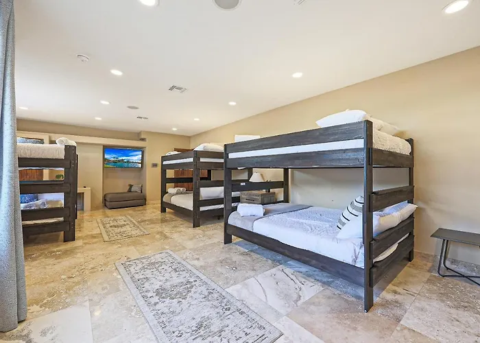 Villa Luxury Estate, Sleeps 24, Sonoran By Homestakes